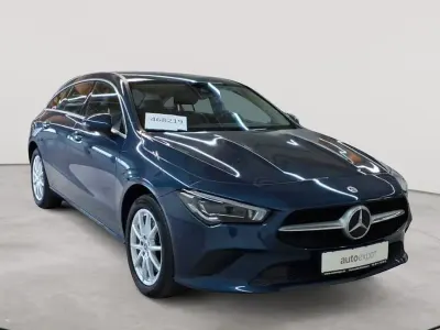 Gebraucht Mercedes CLA250e Shooting Brake 218 PS (160 kW) 2021 Denimblau metallic Kombi