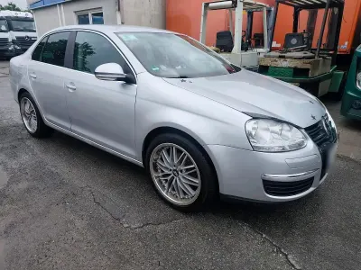 Gebraucht VW Jetta 120 PS (88 kW) 2006 Silber Limousine