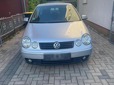 Second-hand VW Polo 75 CP (55 kW) 2005 Gri Hatchback