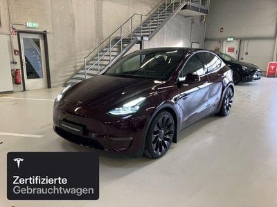 Rot Gebraucht 2025 Tesla Model Y Performance SUV | 53.400 €