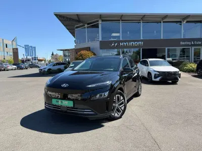 Gebraucht Hyundai Kona Trend 100 kW (136 PS) 2022 Phantom black / mic SUV