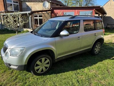 Second-hand Skoda Yeti 110 CP (80 kW) 2013 Argintiu SUV