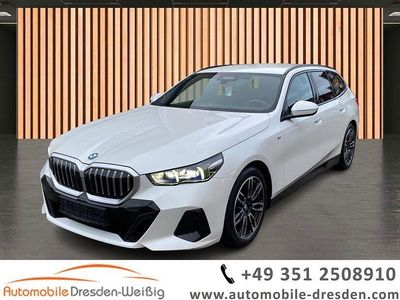 Gebraucht BMW 520 M Sport 190 PS (139 kW) 2025 Mineralweiß Kombi