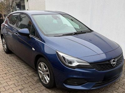 Blau Gebraucht 2021 Opel Astra Ultimate Limousine | 18.449 € (Etwas zu teuer)