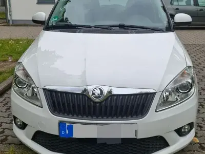 Gebraucht Skoda Fabia Ambition 69 PS (50 kW) 2014 Weiß Limousine