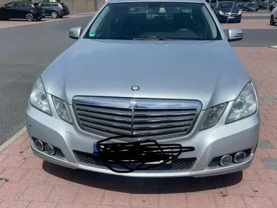 Gebraucht Mercedes E220 170 PS (125 kW) 2011 Silber Limousine