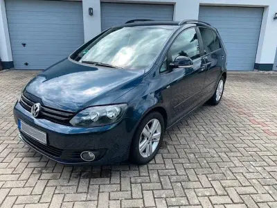 Gebraucht VW Golf VII Match 105 PS (77 kW) 2013 Blau Limousine
