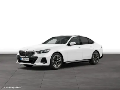 Gebraucht BMW 540 286 PS (210 kW) 2026 Weiß Limousine