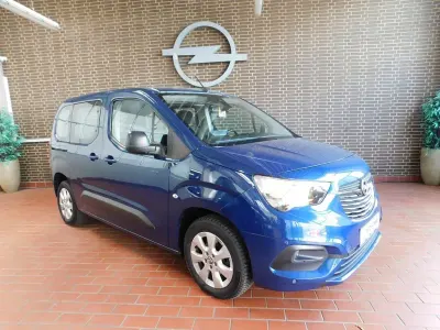 Usata Opel Combo Life 110 CV (80 kW) 2021 Blu Monovolume