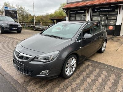 Usado Opel Astra Sport 179 HP (131 kW) 2010 Cinzento Sedan