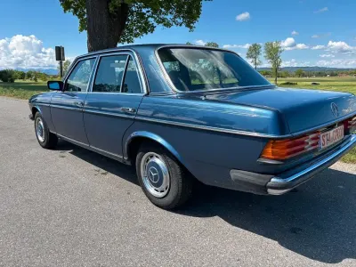 Gebraucht Mercedes 200 109 PS (80 kW) 1982 Blau Limousine
