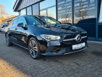 Gebraucht Mercedes CLA200 Shooting Brake 150 PS (110 kW) 2022 Schwarz Kombi