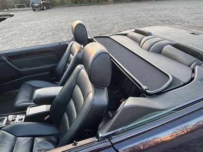 Violet Gebraucht 1997 Mercedes E200 Edition Cabrio | 35.000 €