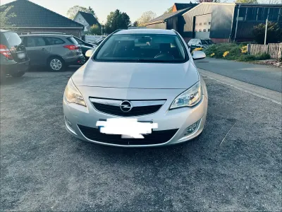 Gebraucht Opel Astra 125 PS (91 kW) 2011 Silber Kombi