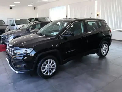 Gebraucht Jeep Compass Altitude 131 PS (96 kW) 2024 Schwarz SUV