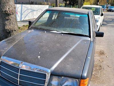 Usata Mercedes 190 132 CV (97 kW) 1988 Nero Berlina