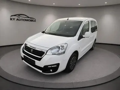 Gebraucht Peugeot Partner Tepee Active 98 PS (72 kW) 2017 Weiß Van / Kleinbus