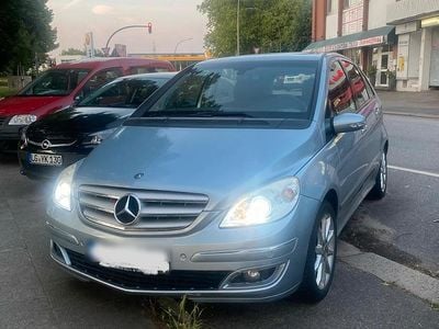 Mercedes B200