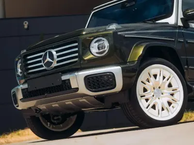 Neu Mercedes G450 AMG line 367 PS (269 kW) 2026 Grün SUV
