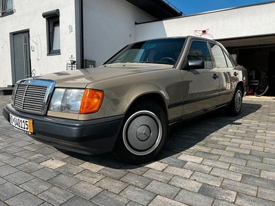 Usata Mercedes E250 90 CV (66 kW) 1988 Berlina