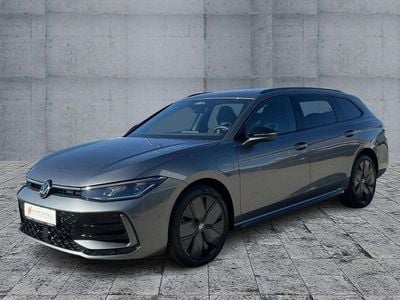 Gebraucht VW Passat R-line 177 PS (130 kW) 2025 Grau Kombi