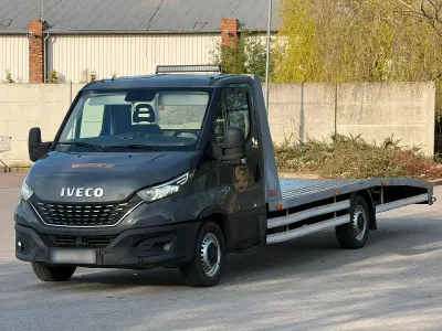 Usata Iveco Daily 180 CV (132 kW) 2021 Grigio Berlina