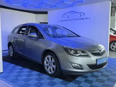 Gebraucht Opel Astra Innovation 140 PS (102 kW) 2012 Silber Kombi