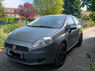 Gebraucht Fiat Grande Punto 65 PS (47 kW) 2009 Grau Kleinwagen