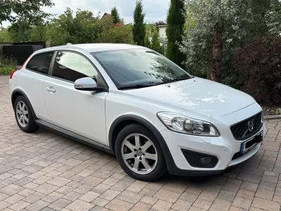 Gebraucht Volvo C30 Kinetic 115 PS (84 kW) 2012 Weiß Kleinwagen