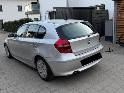 Usata BMW 118 143 CV (105 kW) 2009 Argento Utilitaria