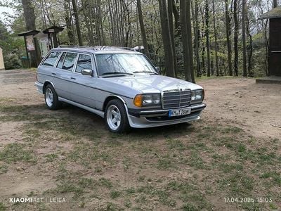 Silber Gebraucht 1983 Mercedes E280 Kombi | 12.000 €