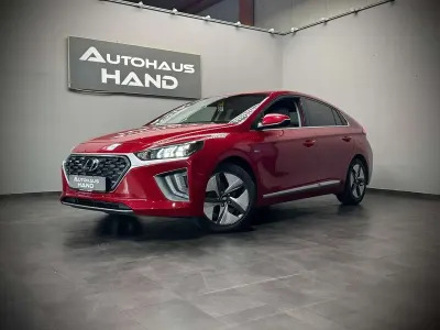 Gebraucht Hyundai Ioniq Style 105 PS (77 kW) 2020 Scarlet red Kleinwagen