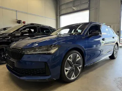 Gebraucht Skoda Superb SportLine 204 PS (150 kW) 2025 Blau (atlantik blau) Kombi