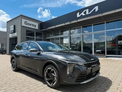 Neu Kia K4 Spirit 150 PS (110 kW) 2026 Grau Kombi
