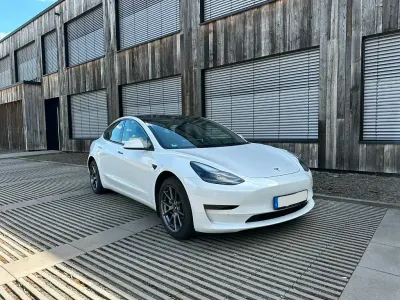 Gebraucht Tesla Model 3 RWD 239 kW (325 PS) 2021 Weiß Limousine