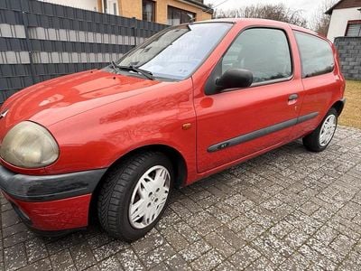 Gebraucht Renault Clio II 58 PS (42 kW) 2000 Rot Kleinwagen