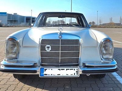 Gebraucht Mercedes 280 140 PS (102 kW) 1968 Weiß Limousine