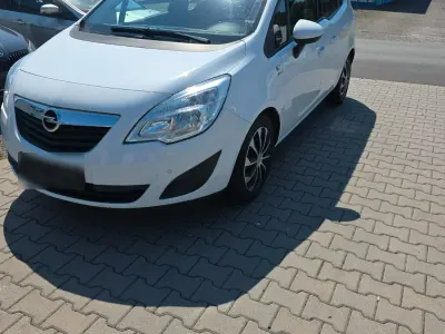 Gebraucht Opel Meriva 120 PS (88 kW) 2013 Weiß Van / Kleinbus