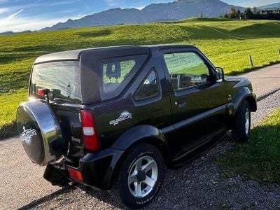 Second-hand Suzuki Jimny 86 CP (63 kW) 2005 Negru SUV