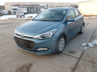 Gebraucht Hyundai i20 Trend 101 PS (74 kW) 2017 Grün Limousine