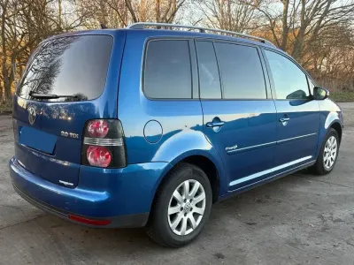 Gebraucht VW Touran 140 PS (102 kW) 2009 Blau Van / Kleinbus