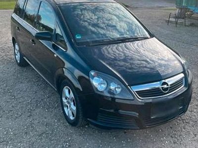 Schwarz Gebraucht 2005 Opel Zafira Van / Kleinbus | 1.900 € (Fairer Preis)