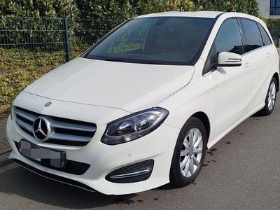 Usata Mercedes B180 109 CV (80 kW) 2016 Bianco Monovolume