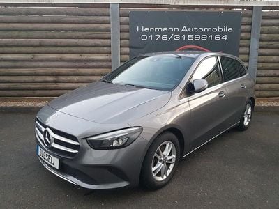 Gebraucht Mercedes B200 150 PS (110 kW) 2019 Grau Van / Kleinbus