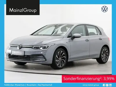 Gebraucht VW Golf VIII Style 131 PS (96 kW) 2021 Mondsteingrau Limousine