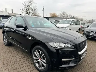 Käytetty Jaguar F-Pace R-Sport 241 HP (177 kW) 2020 Musta Katumaasturi