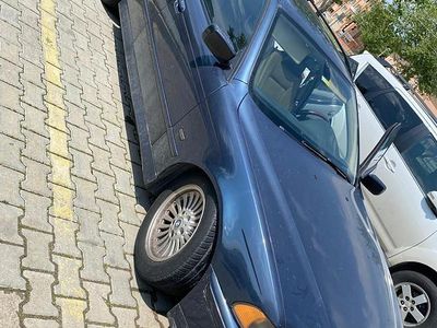 Gebraucht BMW 525 175 PS (128 kW) 2002 Blau Kombi