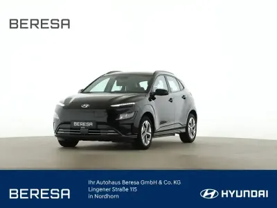 Gebraucht Hyundai Kona Select 100 kW (136 PS) 2023 Schwarz SUV