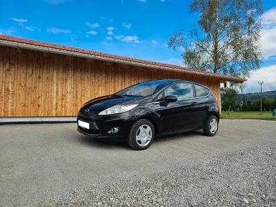Używany Ford Fiesta Titanium 97 KM (71 kW) 2009 Czarny Sedan/Limuzyna