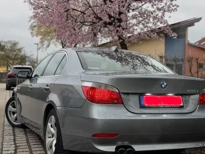 Gebraucht BMW 530 258 PS (189 kW) 2005 Grau Limousine